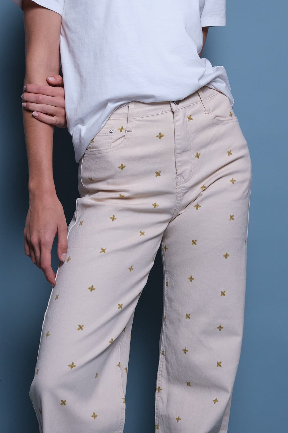 JEANS BEIGE BORDADO ASPA