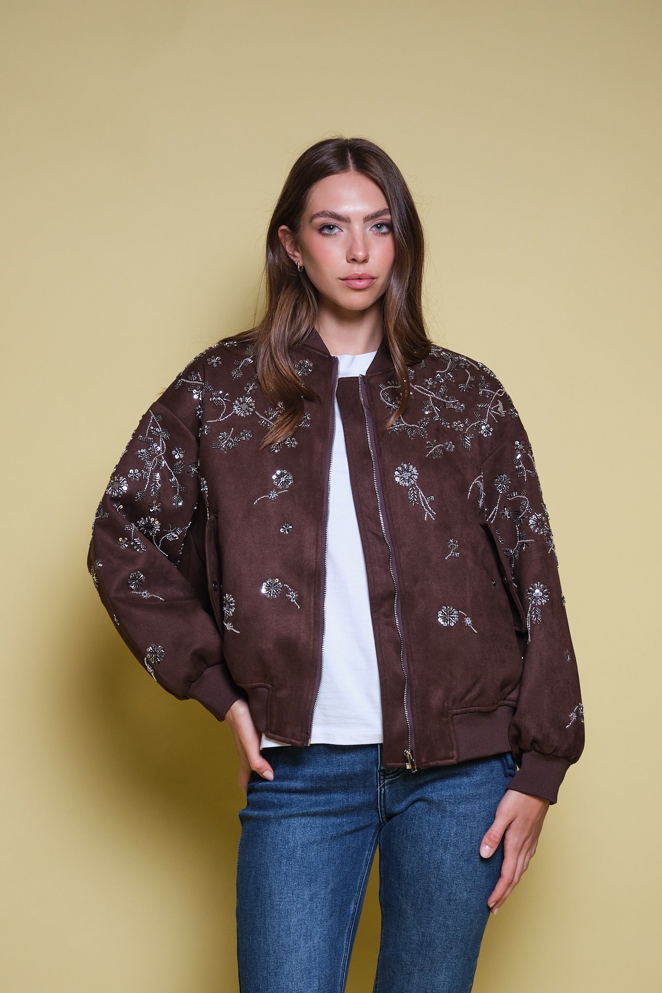 CHAQUETA GAMUZA CAFE PEDRERIA BORDADA