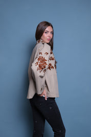 TRENCH COAT BORDADO CAFE FLORAL