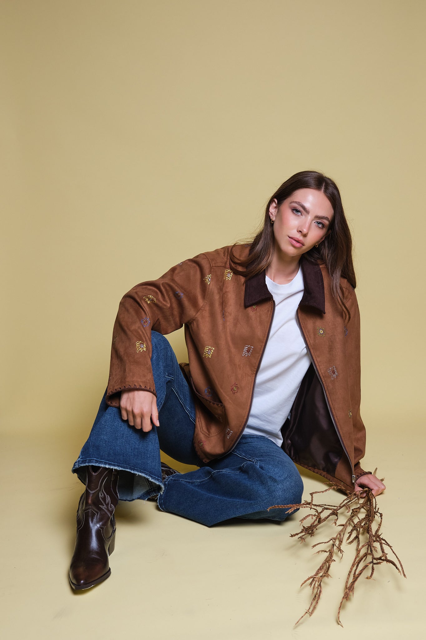 CHAQUETA BARN GAMUZA BORDADA COLORES