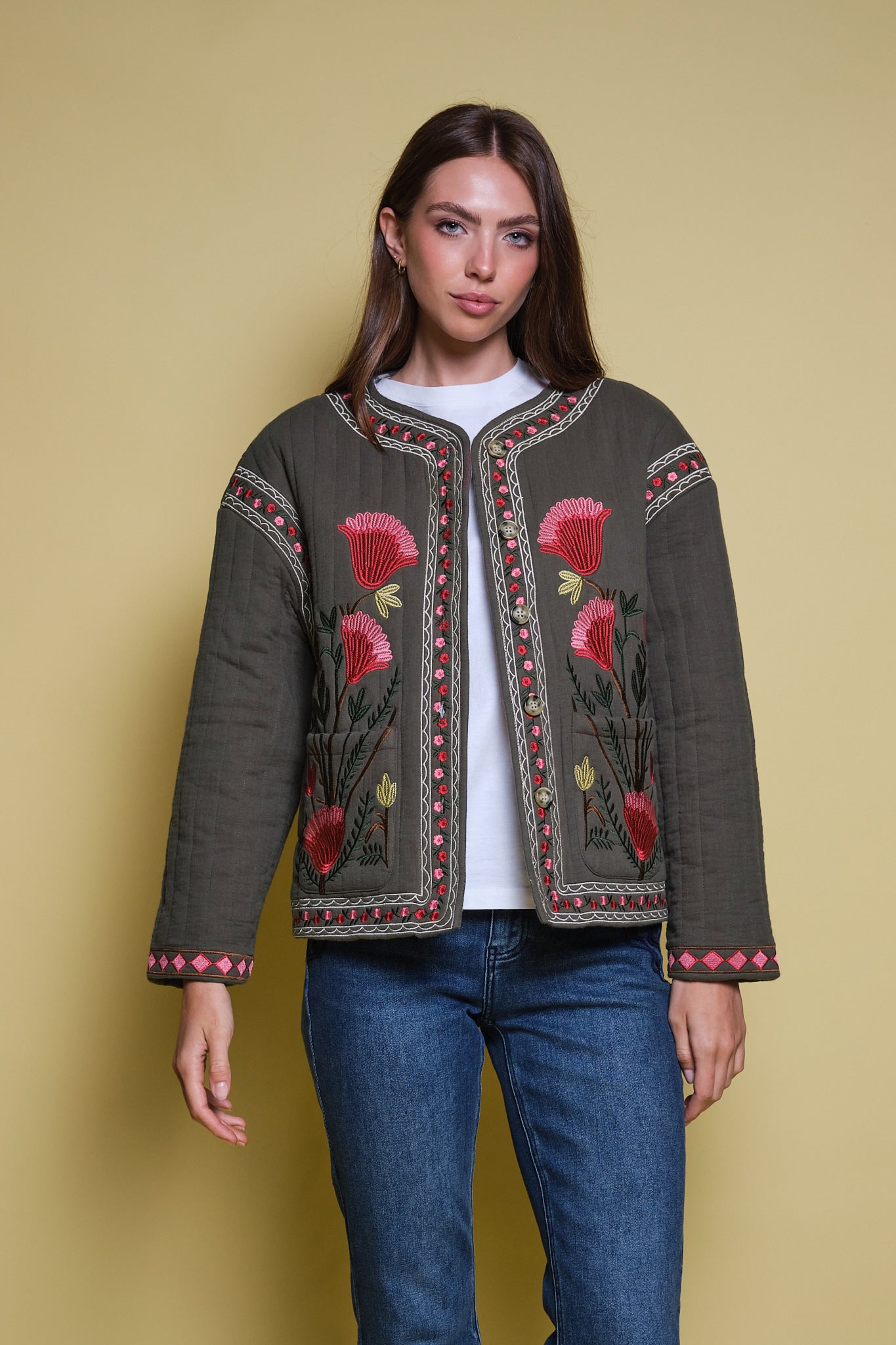 CHAQUETA VERDE ACOLCHADA  BORDADO FLORAL STATEMENT