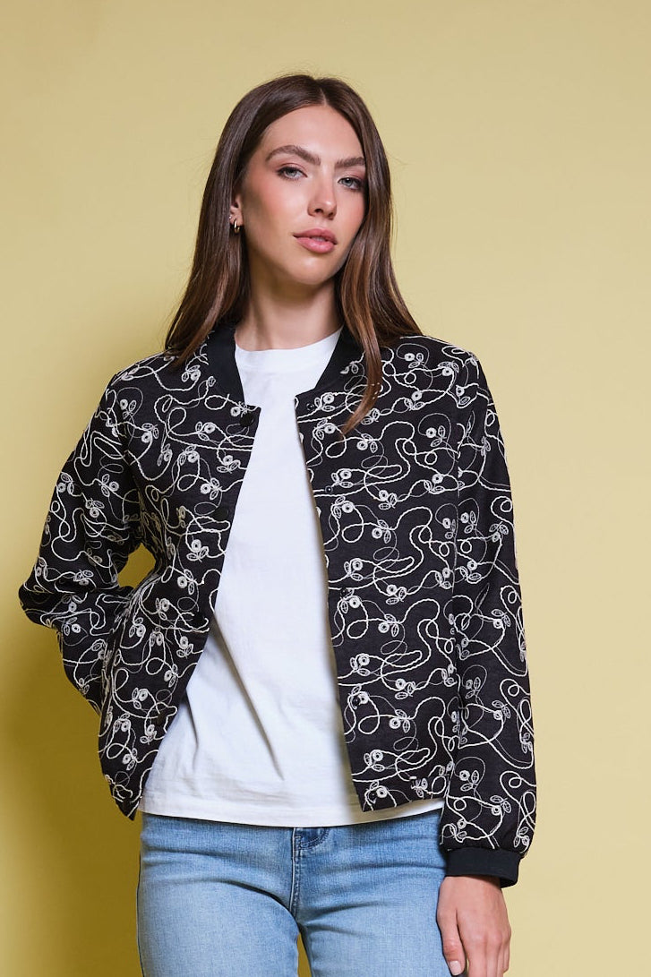 CHAQUETA BOMBER NEGRA CINTAS ALL OVER