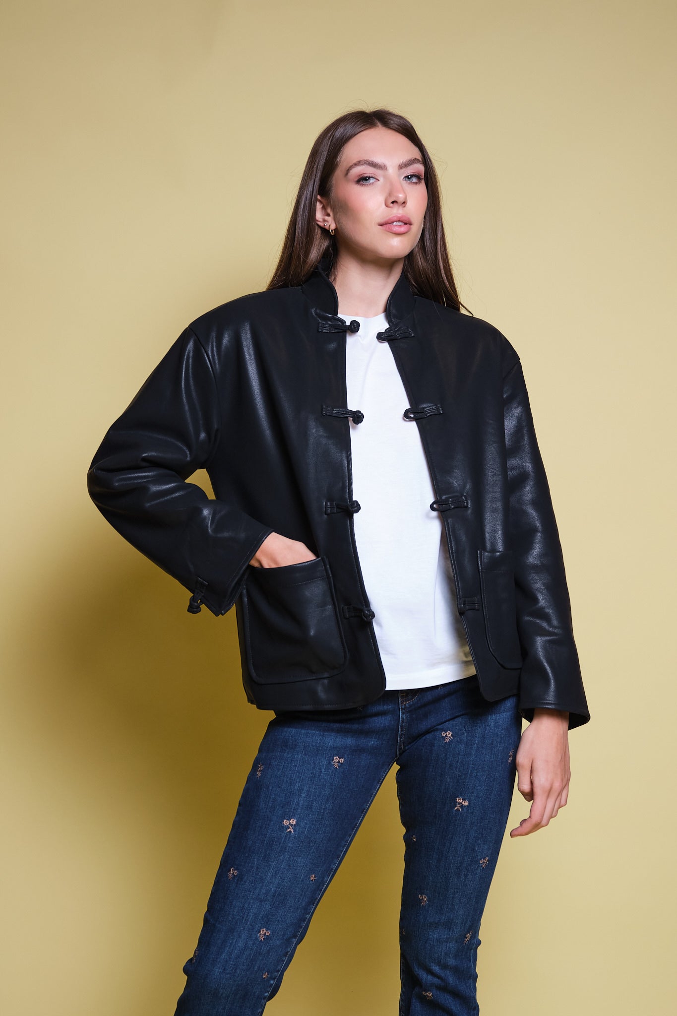 CHAQUETA CUERO NEGRO MANDARIN