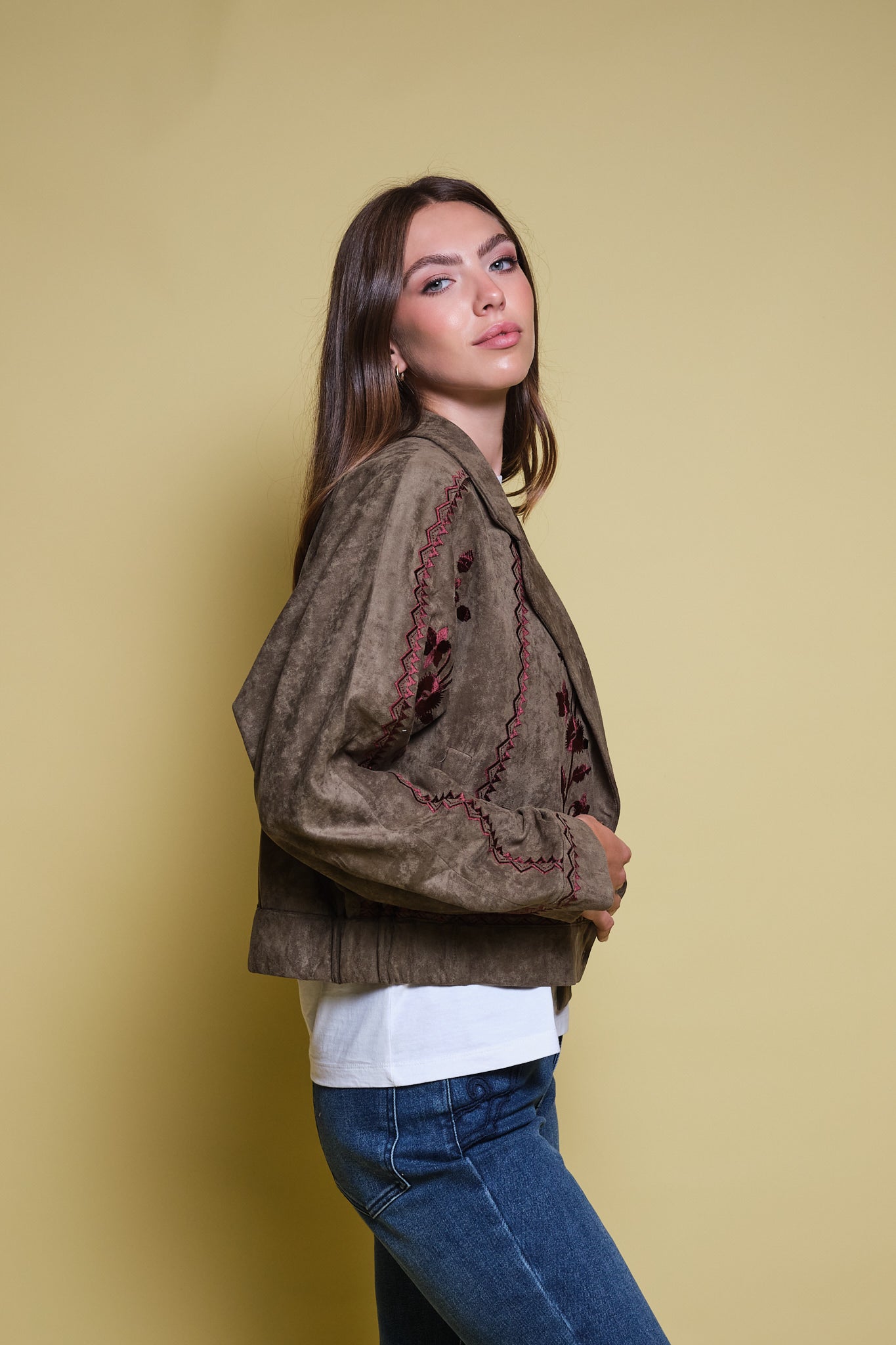 CHAQUETA VERDE GAMUZA  FLORAL VINOTINTO