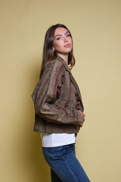 CHAQUETA VERDE GAMUZA  FLORAL VINOTINTO