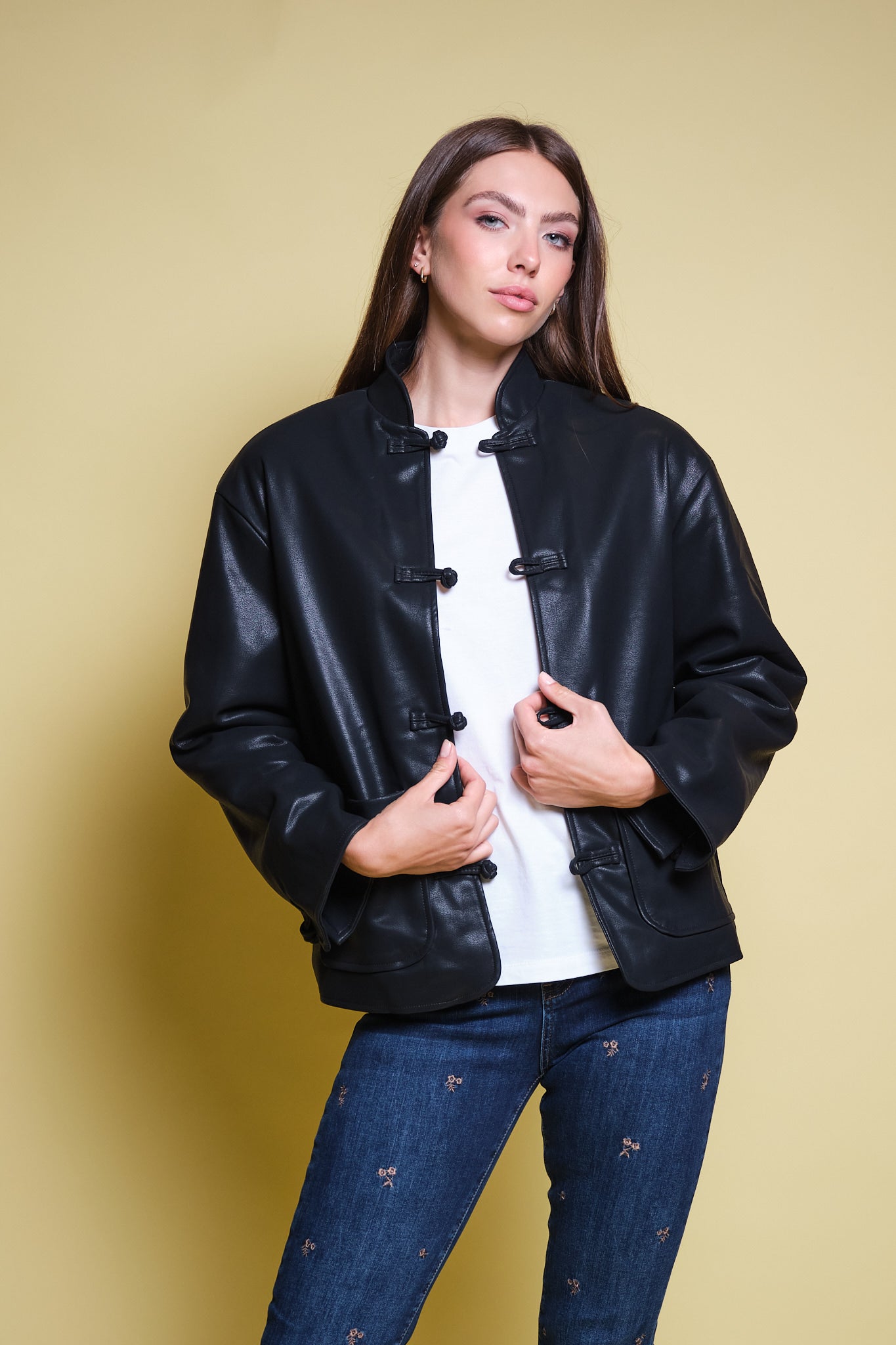CHAQUETA CUERO NEGRO MANDARIN