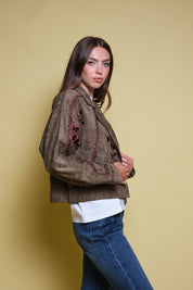 CHAQUETA VERDE GAMUZA  FLORAL VINOTINTO