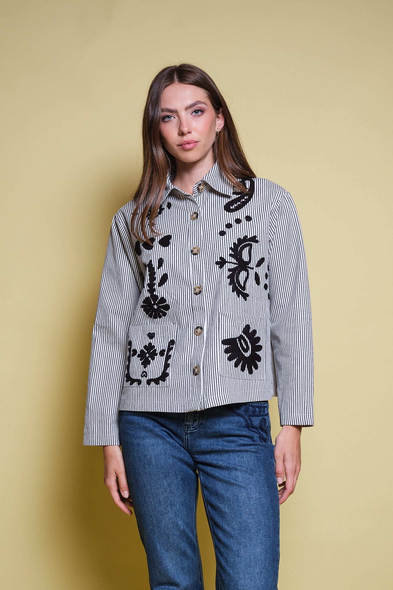 CHAQUETA STRIPES BORDADO NEGRO FLORAL