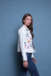 CHAQUETA DENIM BLANCA BORDADO FLORES LENTEJUELA