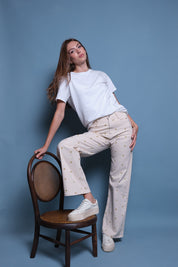 JEANS BEIGE BORDADO ASPA