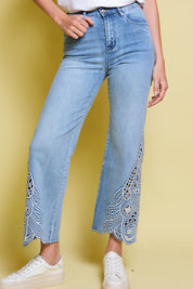 JEANS AZUL BORDADO FESTONEADO