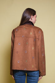 CHAQUETA BARN GAMUZA BORDADA COLORES