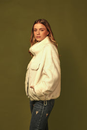 CHAQUETA FAUX FUR OFF WHITE CON BOLSILLOS