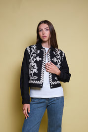 CHAQUETA DRIL FLORES EN CINTAS NEGRA