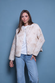 CHAQUETA ACOLCHADA CINTAS BEIGE Y HUESO
