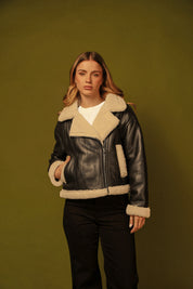 CHAQUETA CUERO NEGRO CON SHERPA