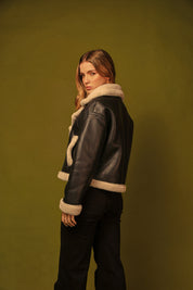 CHAQUETA CUERO NEGRO CON SHERPA