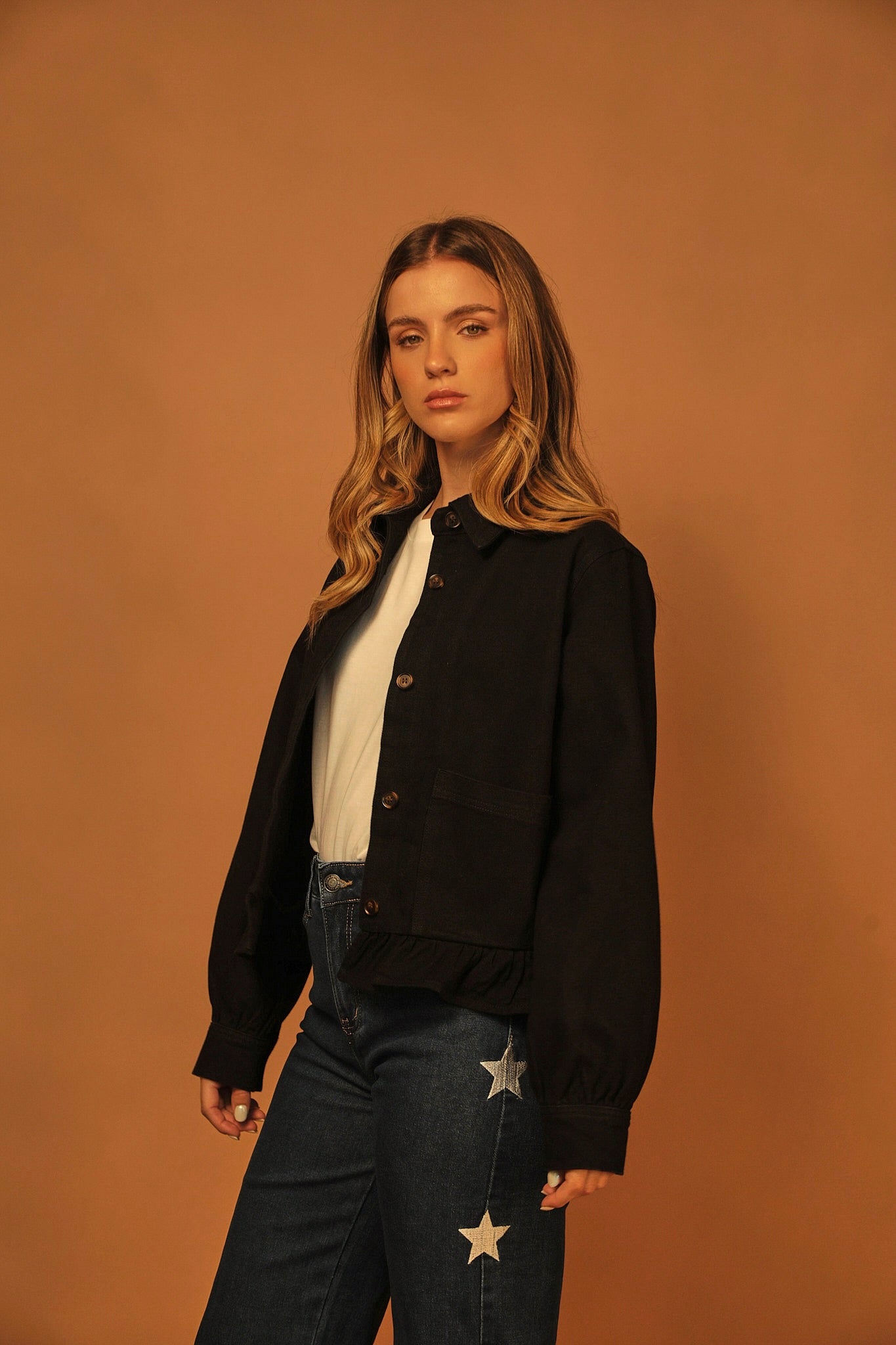 CHAQUETA NEGRA PEPLUM