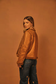 CHAQUETA GAMUZA CAMEL CON SHERPA