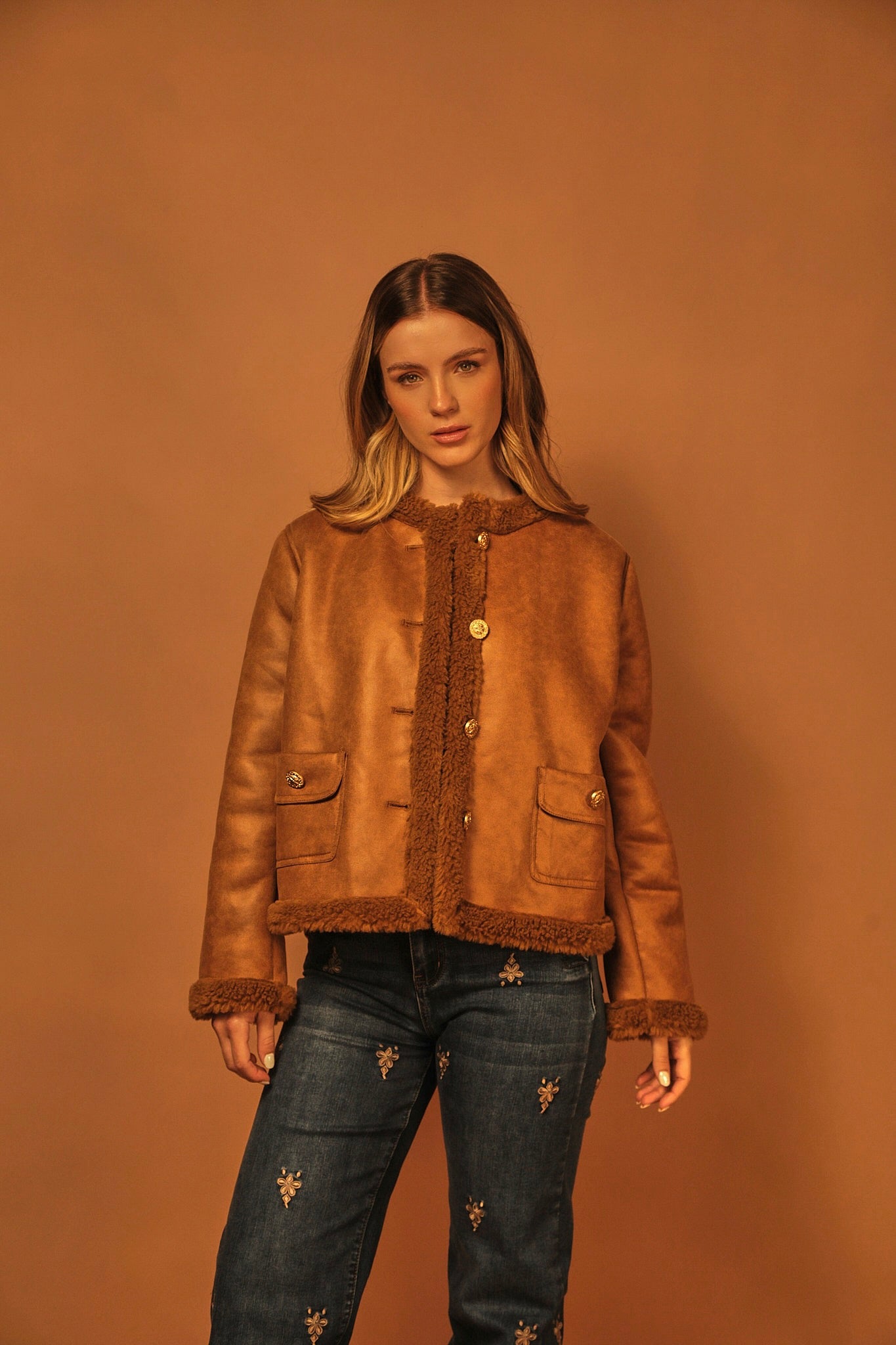 CHAQUETA GAMUZA CAMEL CON SHERPA