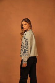 CHAQUETA RAYAS AZUL BORDADO FLORAL