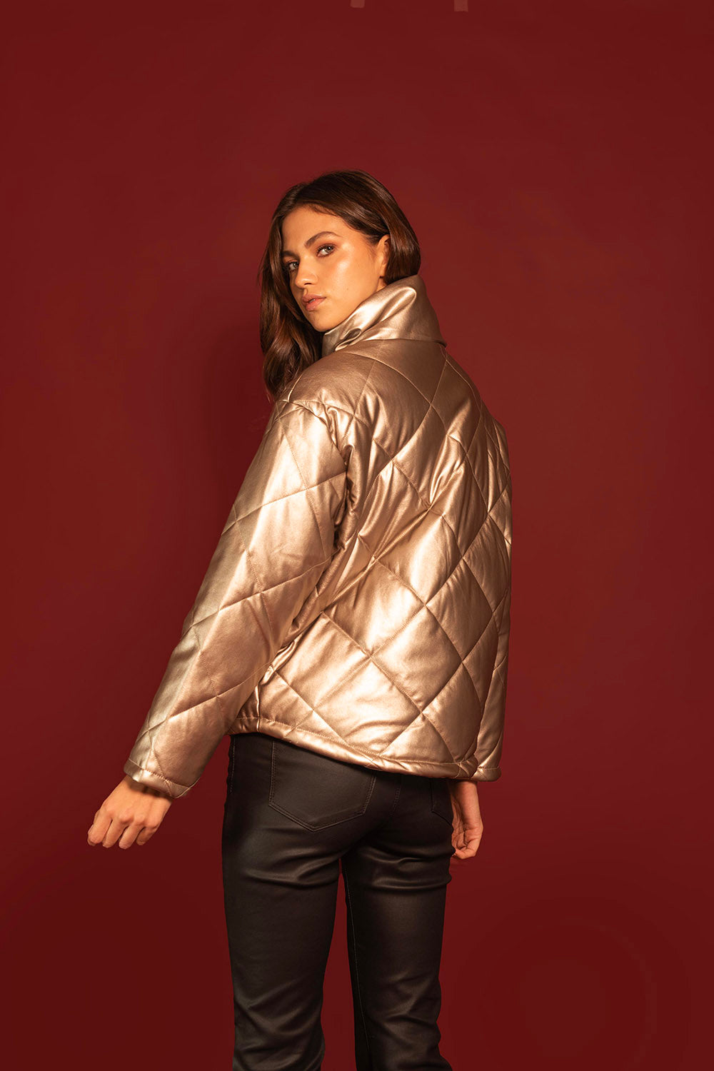 CHAQUETA PUFFER ROMBOS CUERO VEGANO DORADA