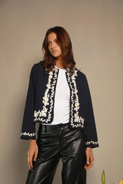 CHAQUETA AZUL BORDADO FLORES BOHO