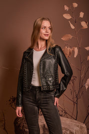CHAQUETA BIKER CUERO VEGANO TACHES