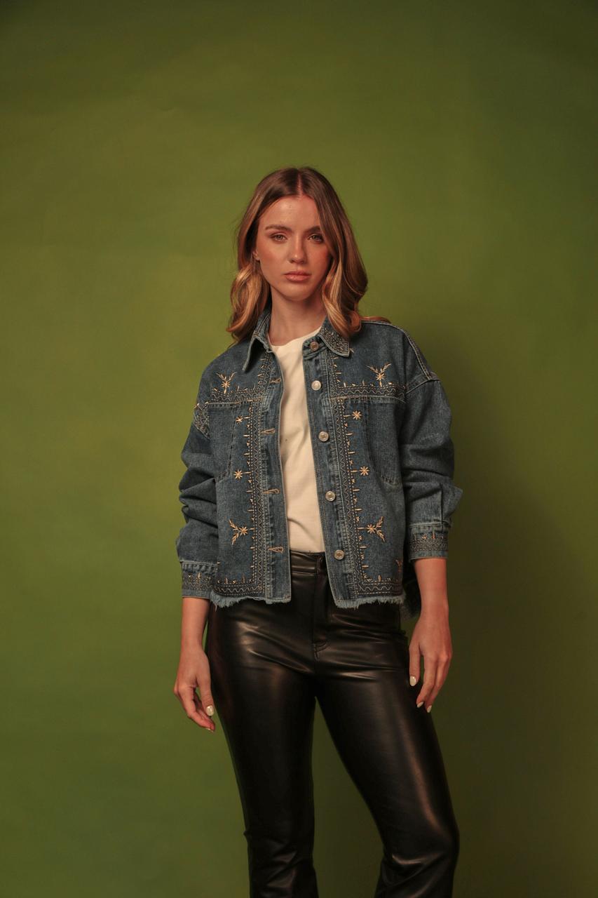 CHAQUETA DENIM BORDADO CAKI